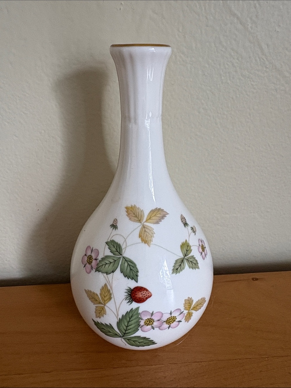 Vintage 1960’s Wedgwood Wild Strawberry bud vase. Bone china. 5” tall